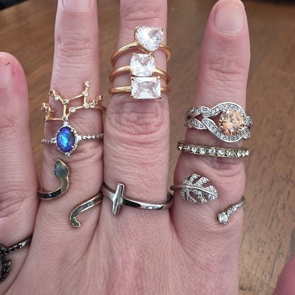 64 Piece Vintage To Costume To Fashion Ring Lot Bundle Estate - Picture 5 of 16